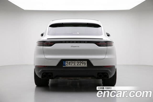 Porsche Cayenne 2022 — ფოტო 8/20