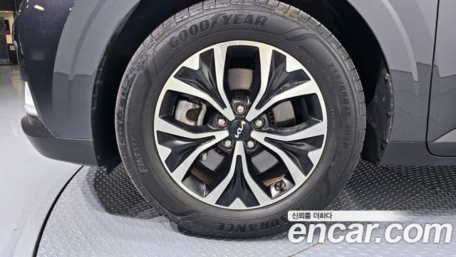 Kia Carnival 2023 — Photo 14/20