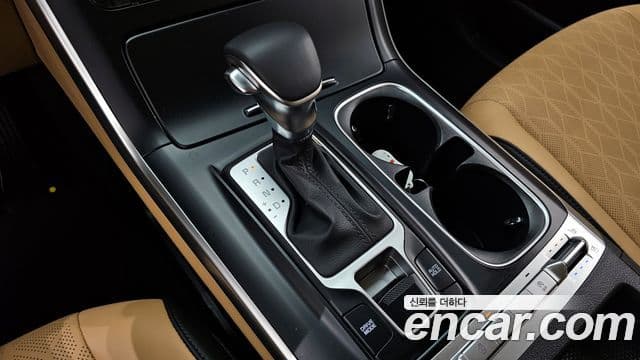 Kia Carnival 2023 — Photo 5/20