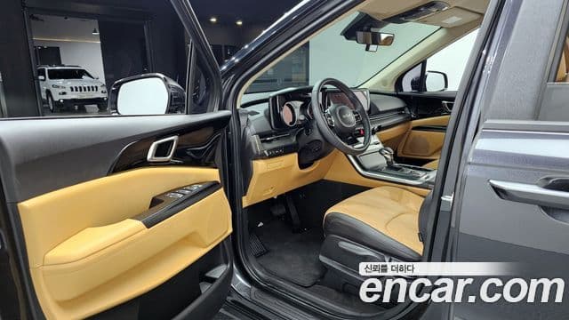 Kia Carnival 2023 — Photo 12/20