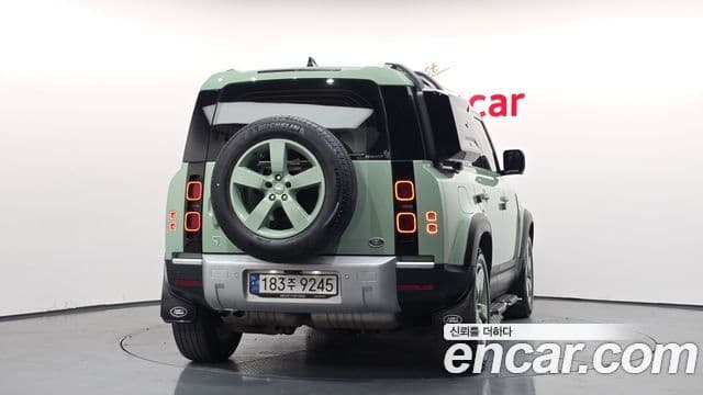 Land Rover Defender 2023 — Фото 4/20