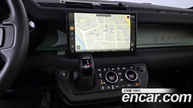 Land Rover Defender 2023 — Фото 13/20