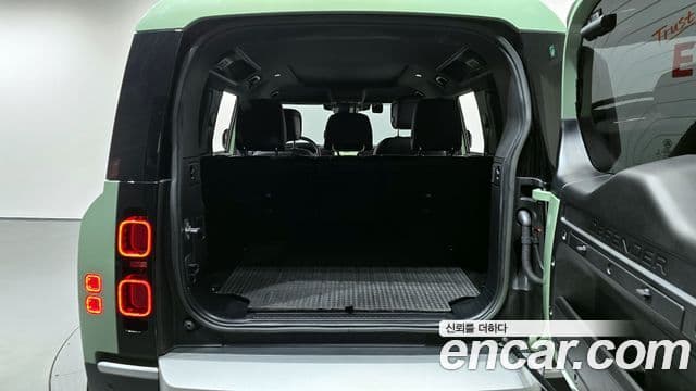 Land Rover Defender 2023 — Фото 19/20