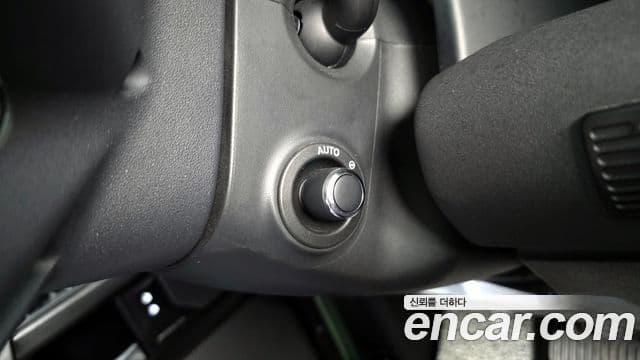 Land Rover Defender 2023 — ფოტო 20/36