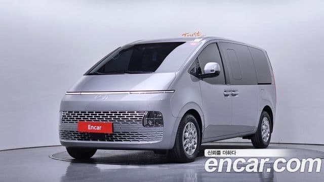 Hyundai Staria 2025 — Фото 1/20