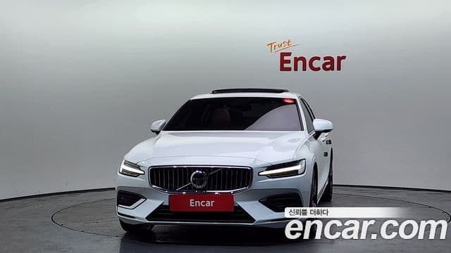 Volvo S60 2021 — ფოტო 3/20