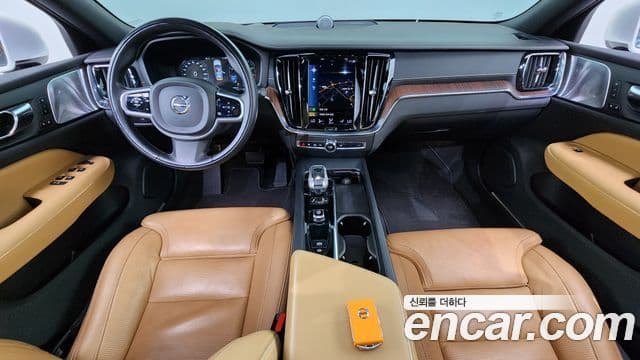 Volvo S60 2021 — ფოტო 7/20