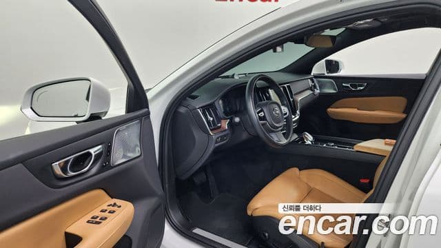 Volvo S60 2021 — ფოტო 10/20