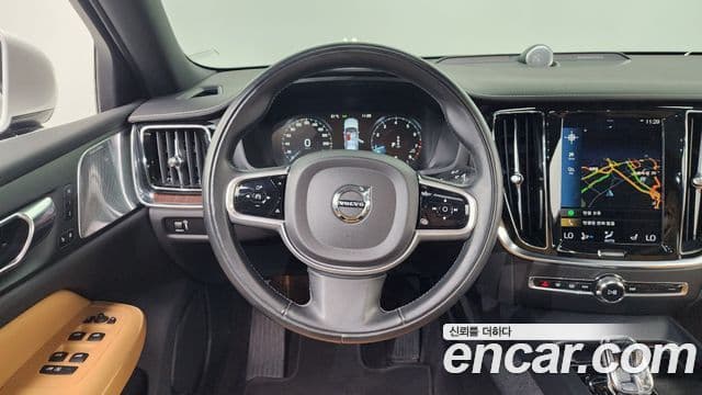 Volvo S60 2021 — ფოტო 13/20