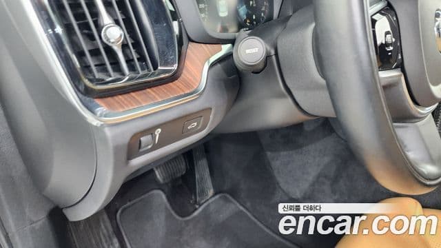 Volvo S60 2021 — Photo 37/39