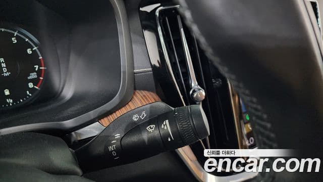 Volvo S60 2021 — Photo 29/39