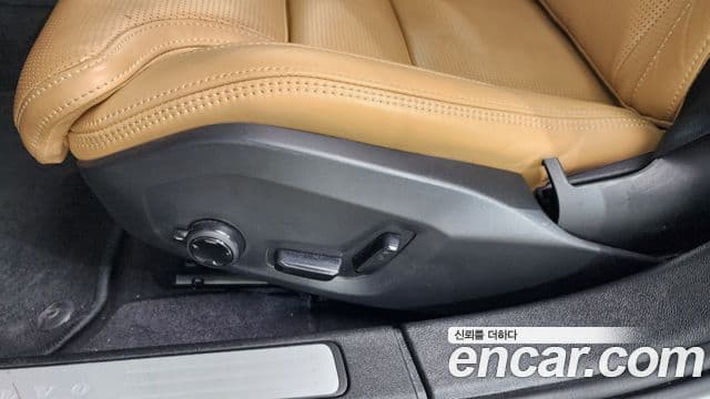 Volvo S60 2021 — Photo 20/39