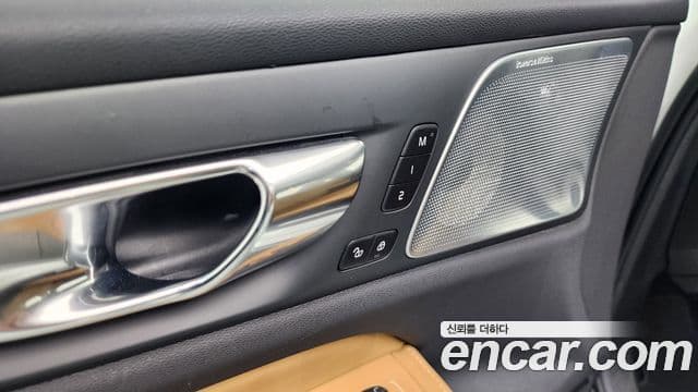Volvo S60 2021 — Photo 33/39