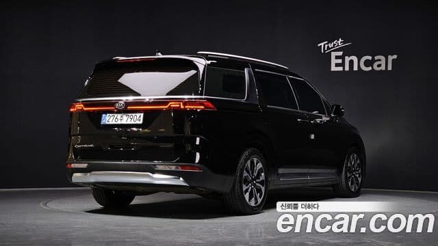 Kia Carnival 2021 — ფოტო 2/20