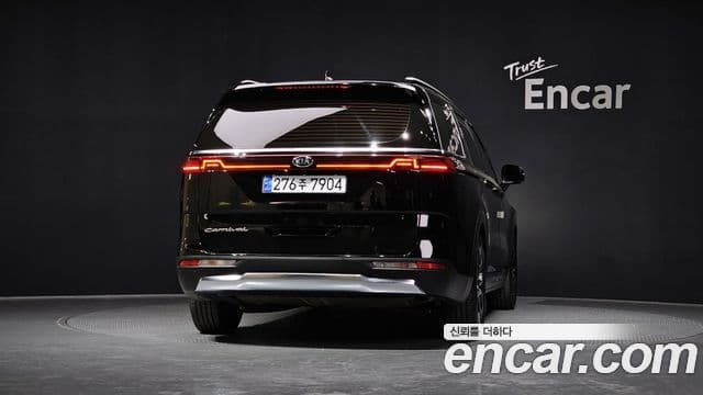 Kia Carnival 2021 — ფოტო 4/20