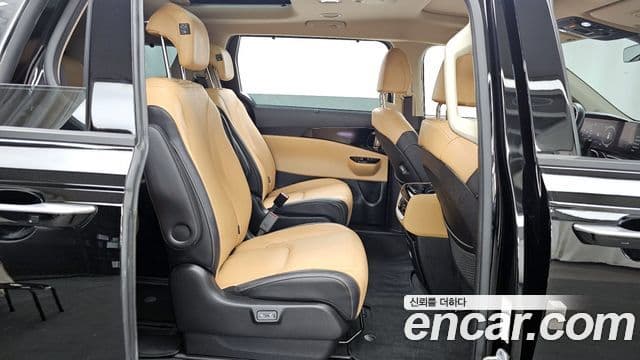 Kia Carnival 2021 — ფოტო 12/20