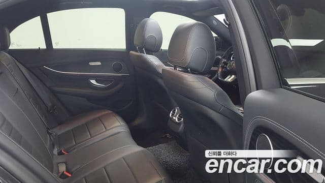 Mercedes-Benz E-Class 2020 — фото 9 из 20