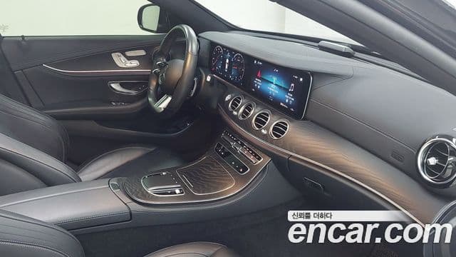 Mercedes-Benz E-Class 2020 — фото 13 из 20