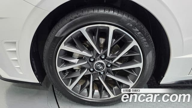 Hyundai Sonata Hybrid 2023 — ფოტო 17/20