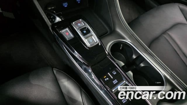 Hyundai Sonata Hybrid 2023 — ფოტო 19/20