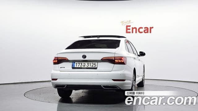 Volkswagen Jetta 2020 — Фото 4/20