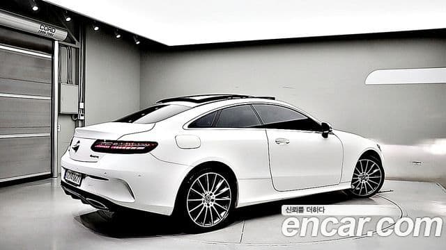 Mercedes-Benz E-Class 2021 — ფოტო 13/20