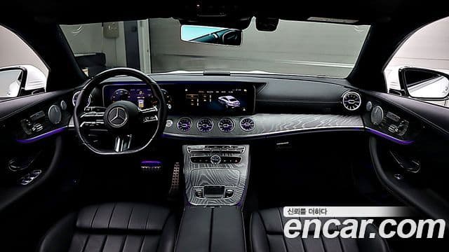 Mercedes-Benz E-Class 2021 — ფოტო 18/20