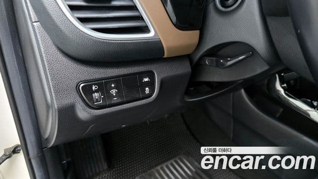 Kia Seltos 2020 — ფოტო 14/20