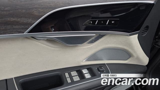 Audi A8 2023 — ფოტო 14/20