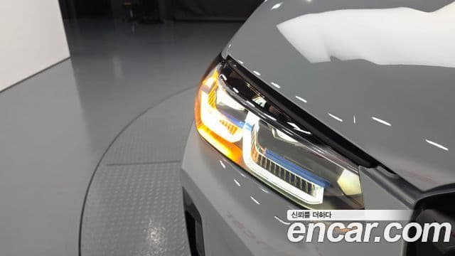 BMW X4 2023 — Photo 13/34