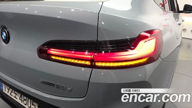 BMW X4 2023 — Photo 33/34