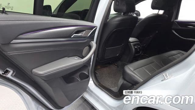 BMW X4 2023 — Photo 29/34