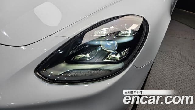 Porsche Panamera 2022 — Photo 17/32