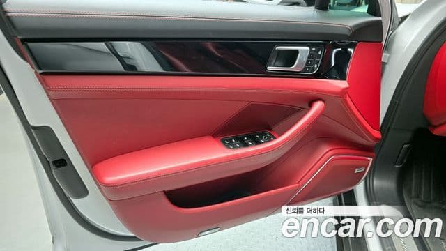 Porsche Panamera 2022 — Photo 28/32
