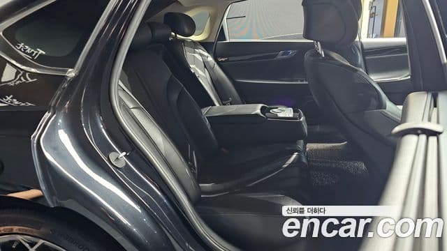 Genesis Electrified G80 2020 — Şəkil 12/20