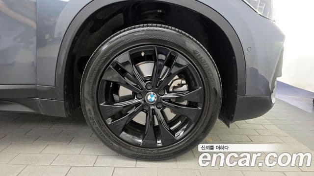 BMW X1 2020 — Photo 14/33