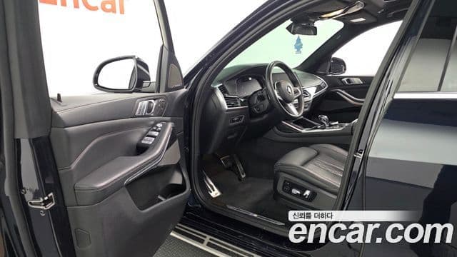 BMW X7 2021 — ფოტო 9/20