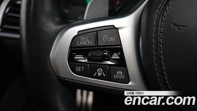 BMW X7 2021 — ფოტო 18/20