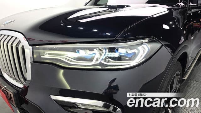 BMW X7 2021 — Photo 27/37