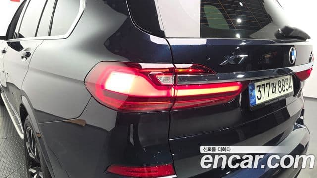 BMW X7 2021 — Photo 34/37