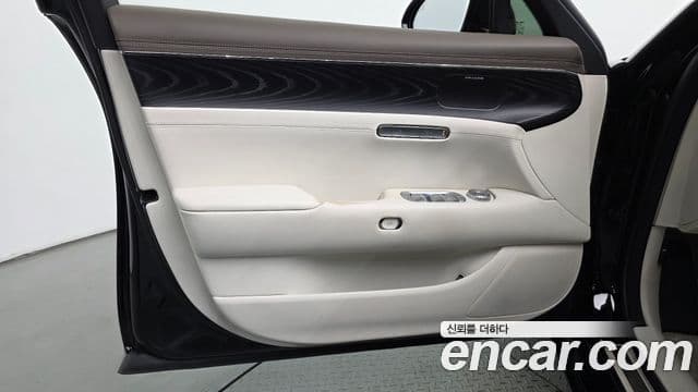 Genesis G90 2023 — ფოტო 26/30