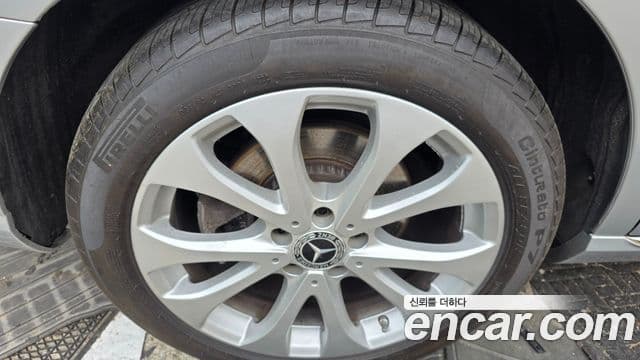 Mercedes-Benz E-Class 2018 — Photo 14/20