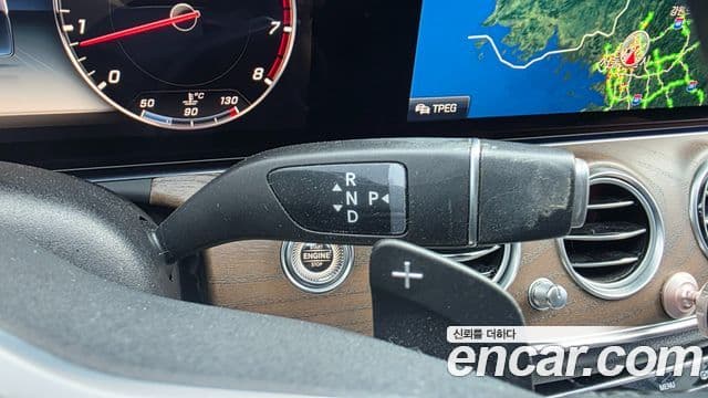 Mercedes-Benz E-Class 2018 — Photo 18/20