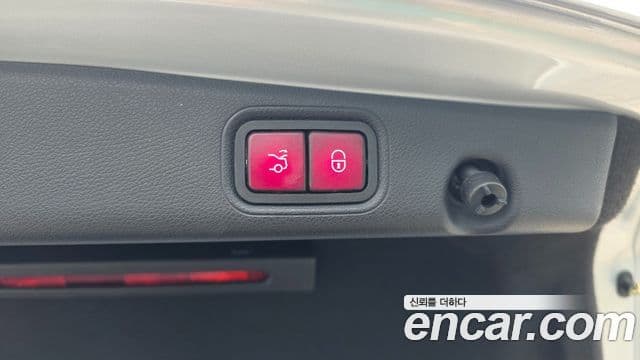 Mercedes-Benz E-Class 2018 — Photo 20/20