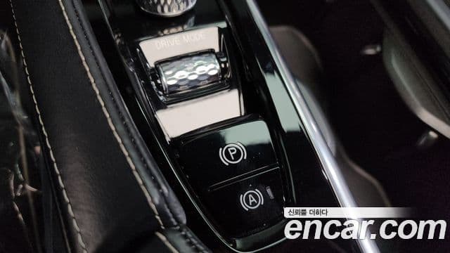 Volvo XC90 2020 — Şəkil 16/20