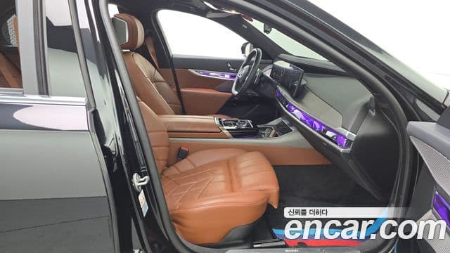 BMW 7 Series 2022 — Photo 33/39