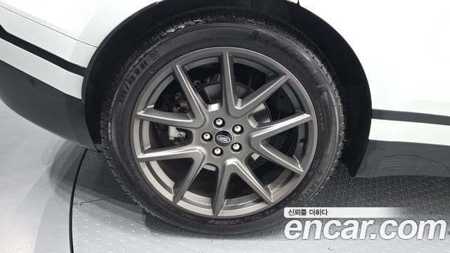 Land Rover Range Rover Velar 2025 — ფოტო 4/20