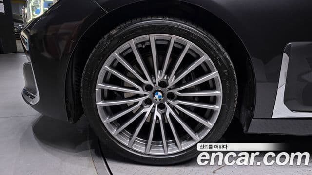 BMW 7 Series 2022 — ფოტო 14/20