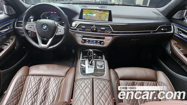 BMW 7 Series 2022 — ფოტო 9/20