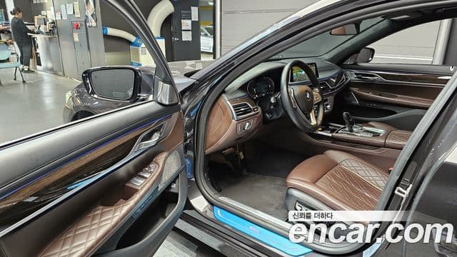 BMW 7 Series 2022 — ფოტო 7/20